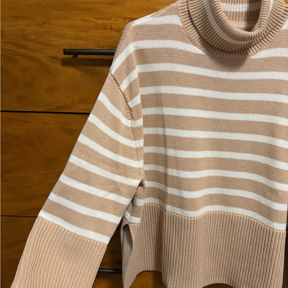 Gap Striped Turtleneck Sweater - Cream and Tan in Size Small